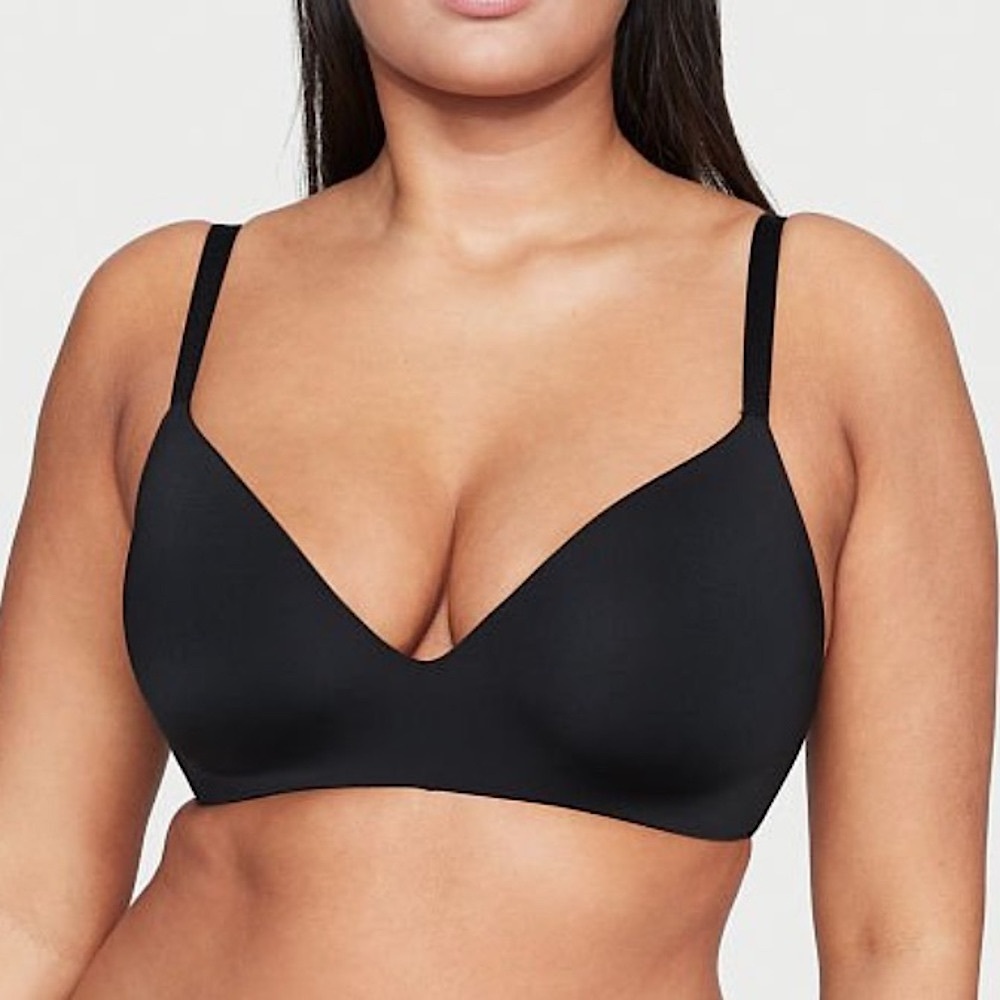 Victoria’s Secret The T-Shirt Lightly Lined Wireless Black Bra